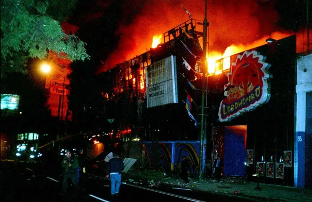 La discoteca Lobohombo ardió en minutos por una puerta de emergencia bloqueada