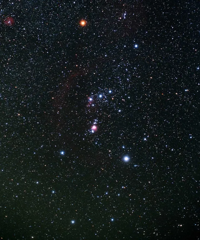 Constelación de Orión, compuesta por Betelgeuse, Rigel y su cinturón