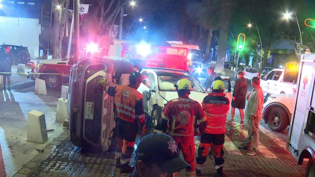 Protección Civil atiende accidente en Avenida Juárez de Puebla. Foto: Juan Carlos Barreda | N+