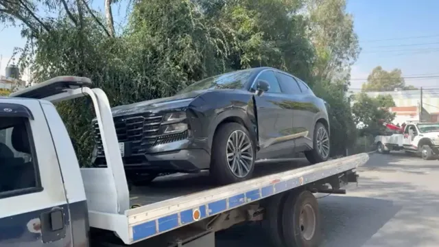 Conductor choca contra vehículos en Cuautlancingo, Puebla. Foto: N+