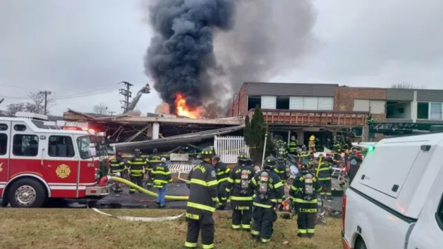 Los equipos de emergencia acudieron a un asilo de ancianos de Pensilvania tras un incendio. Foto: X @newyorktaxcon