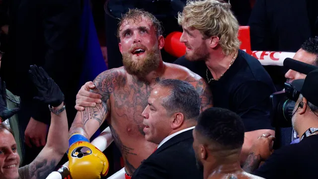El rostro de Jake Paul muestra las huellas de la batalla. Foto: Reuters