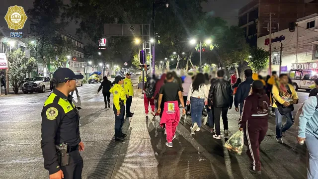 Miles de peregrinos llegan a la Basílica de Guadalupe hoy. Foto: SSC