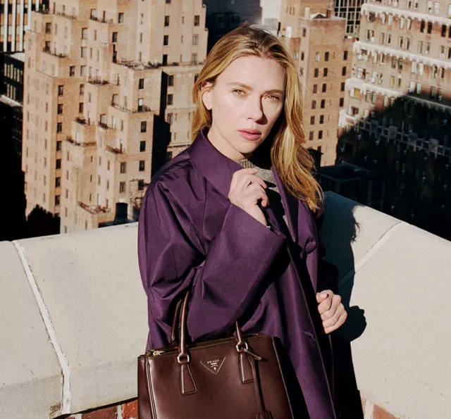 Scarlett Johansson en un anuncio de Prada
