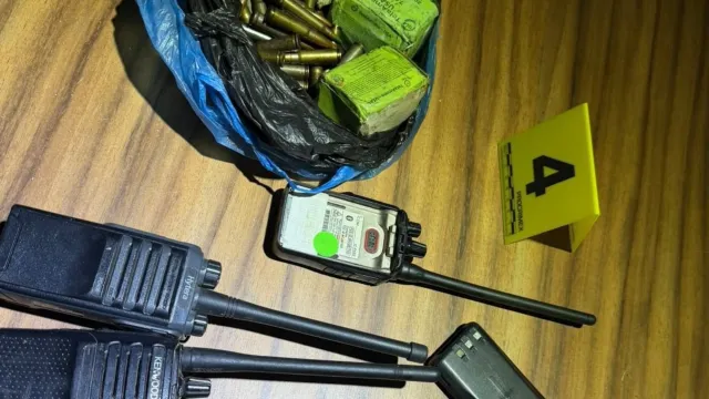 Encuentran equipos de radiocomunicación en cateo de las 19 casas de “El Botox”. Foto: X @SSeguridad_Mich