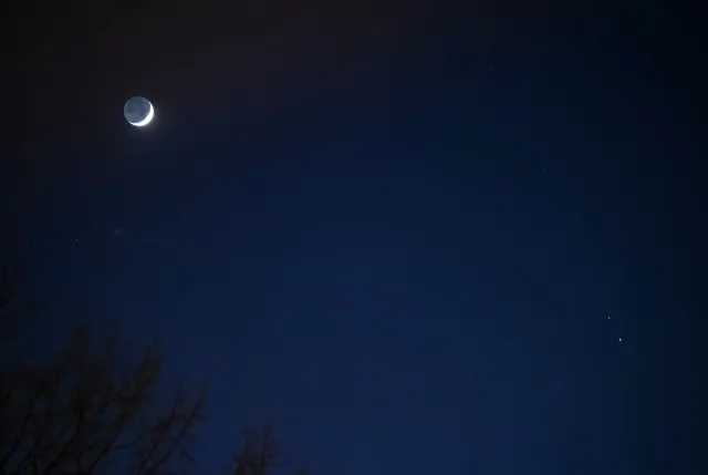 Conjunción entre la Luna y Júpiter, el 27 de febrero