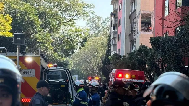 Operativo de servicios de emergencia ante explosión en CDMX. Foto: N+