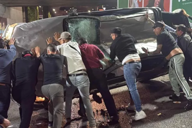 Accidente en Periférico. Foto: @Gposiadeoficial