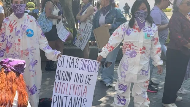 Miles de mujeres se expresaron de distintas maneras desde horas antes del inicio del recorrido. Foto: N+