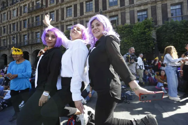 Fans de Shakira en el Zócalo