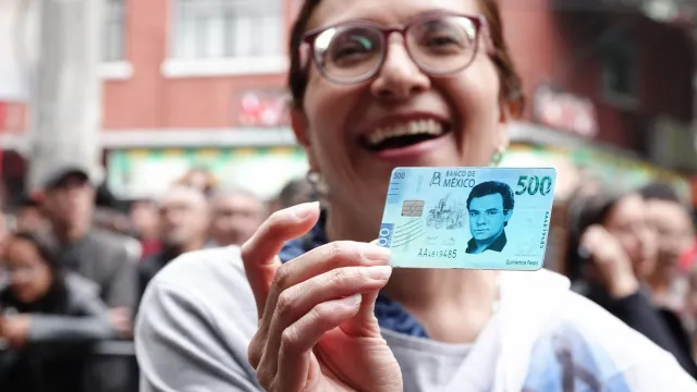 Tarjeta decorada en honor a José José. Foto: Cuartoscuro