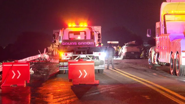 Cierran autopista Puebla-Tlaxcala por accidente de camioneta y trailer. Foto: N+