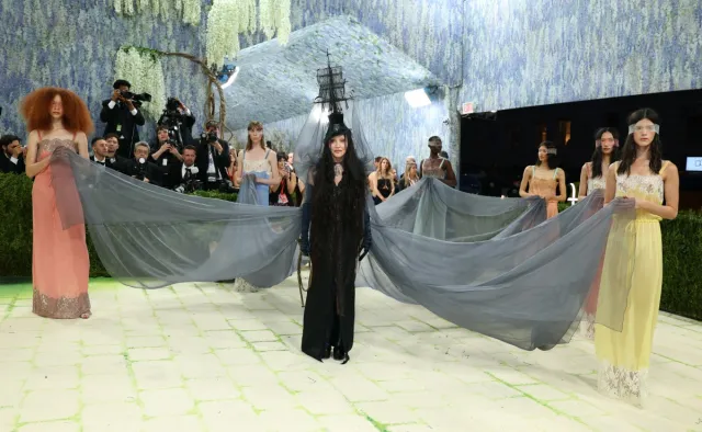 Madonna inspirada en Leonora Carrington