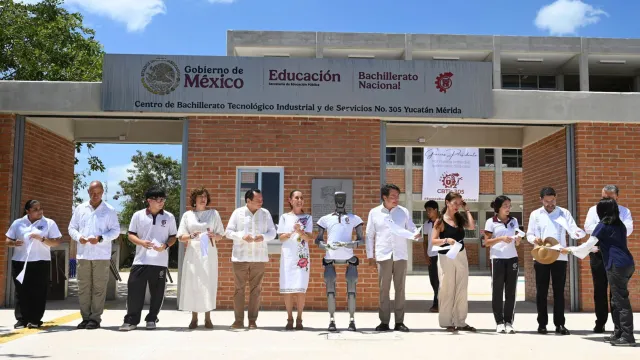 Sheinbaum en la inauguración del bachillerato nacional, en Yucatán