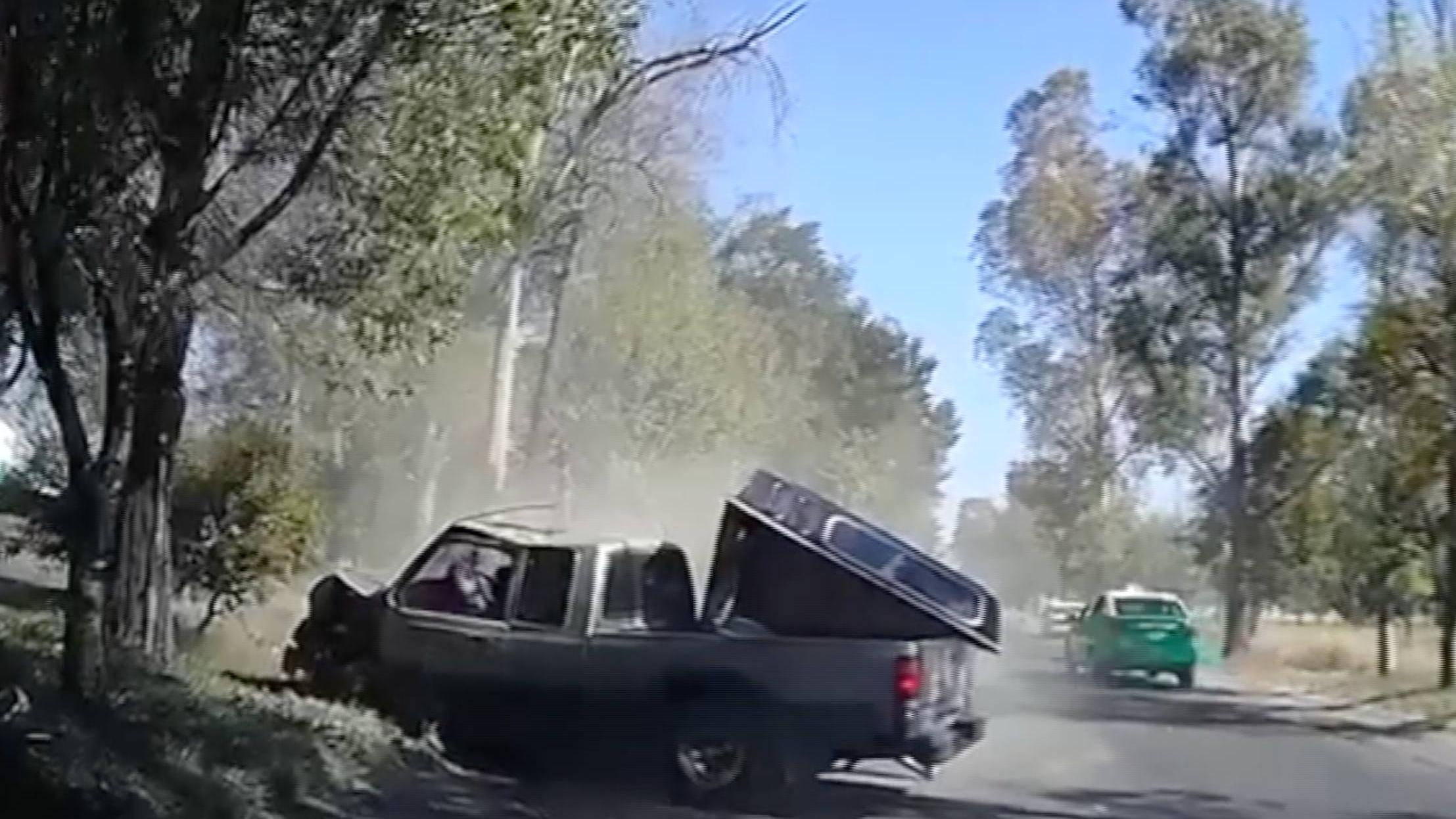 Camioneta Choca Contra Un Árbol, No Hay Personas Lesionadas | N+