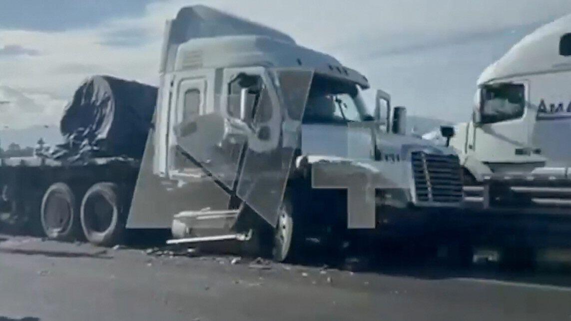 Chocan Dos Tráileres Sobre la Autopista México-Puebla y Uno Se Dio a la ...