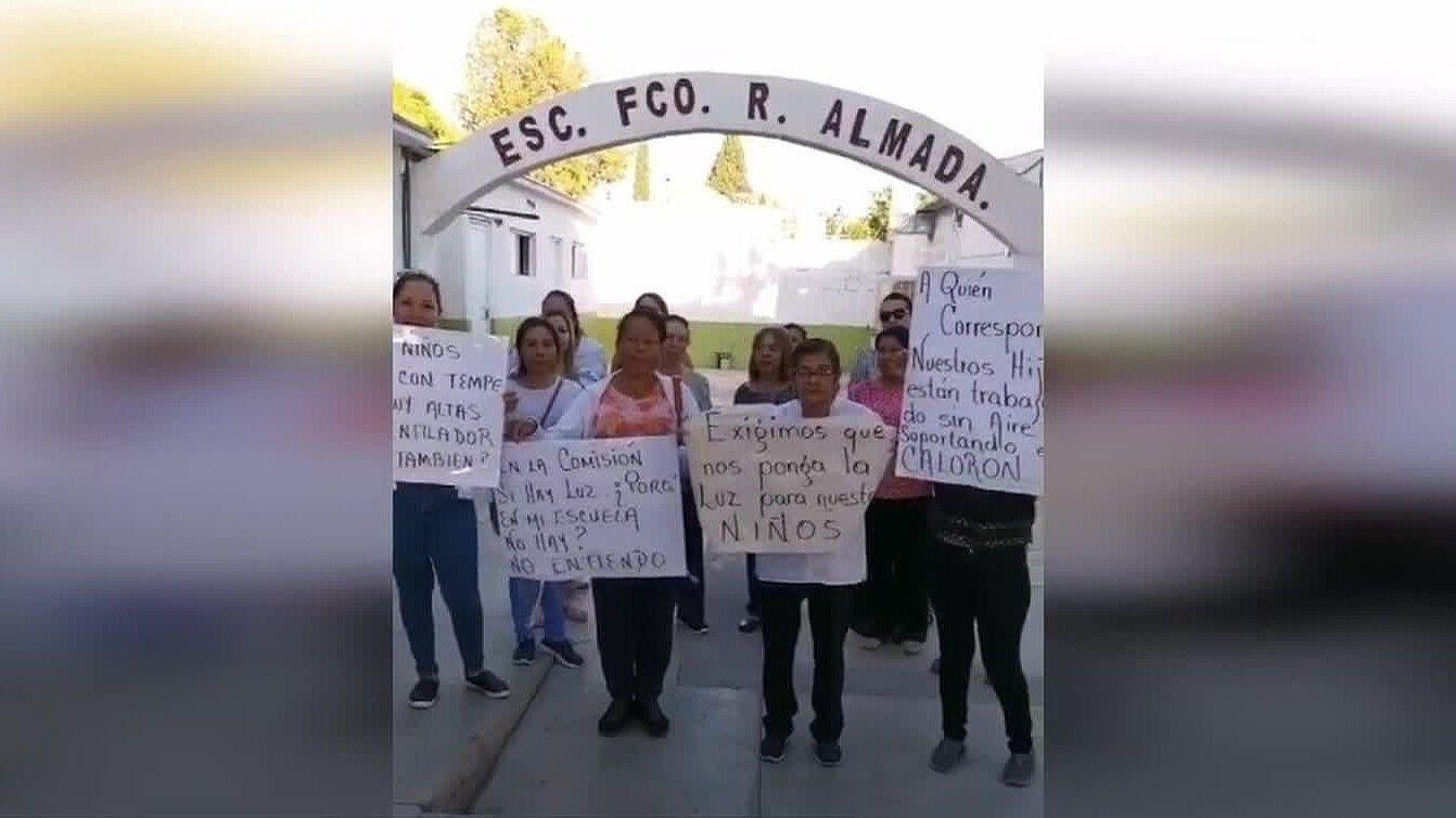 Padres de Familia Toman Plantel para Exigir Servicio de Luz y Agua en ...