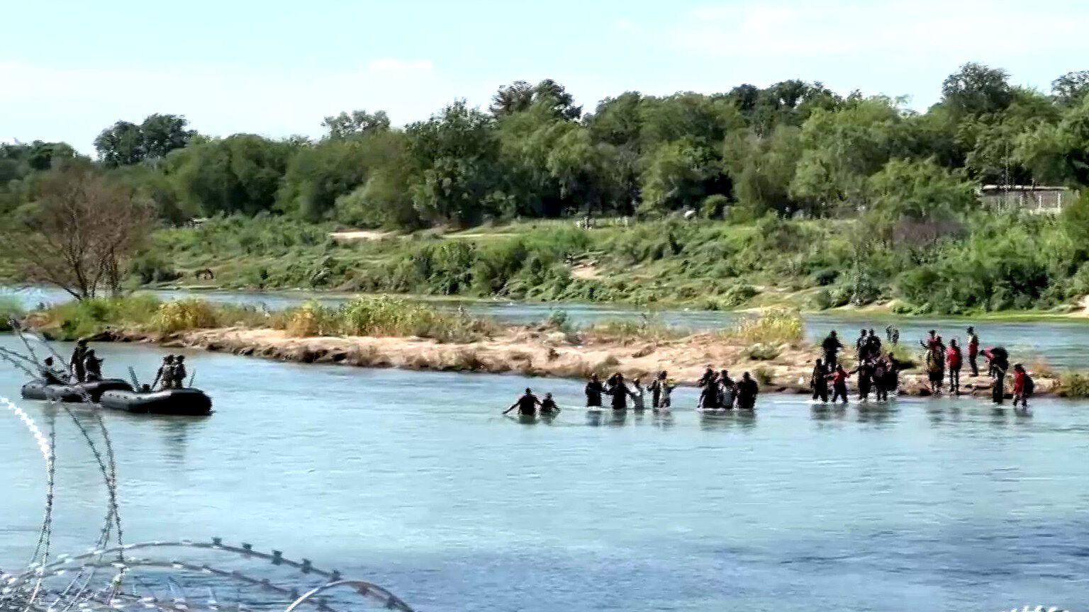 Migrantes Instalan Campamentos en Márgenes del Río Bravo | N+