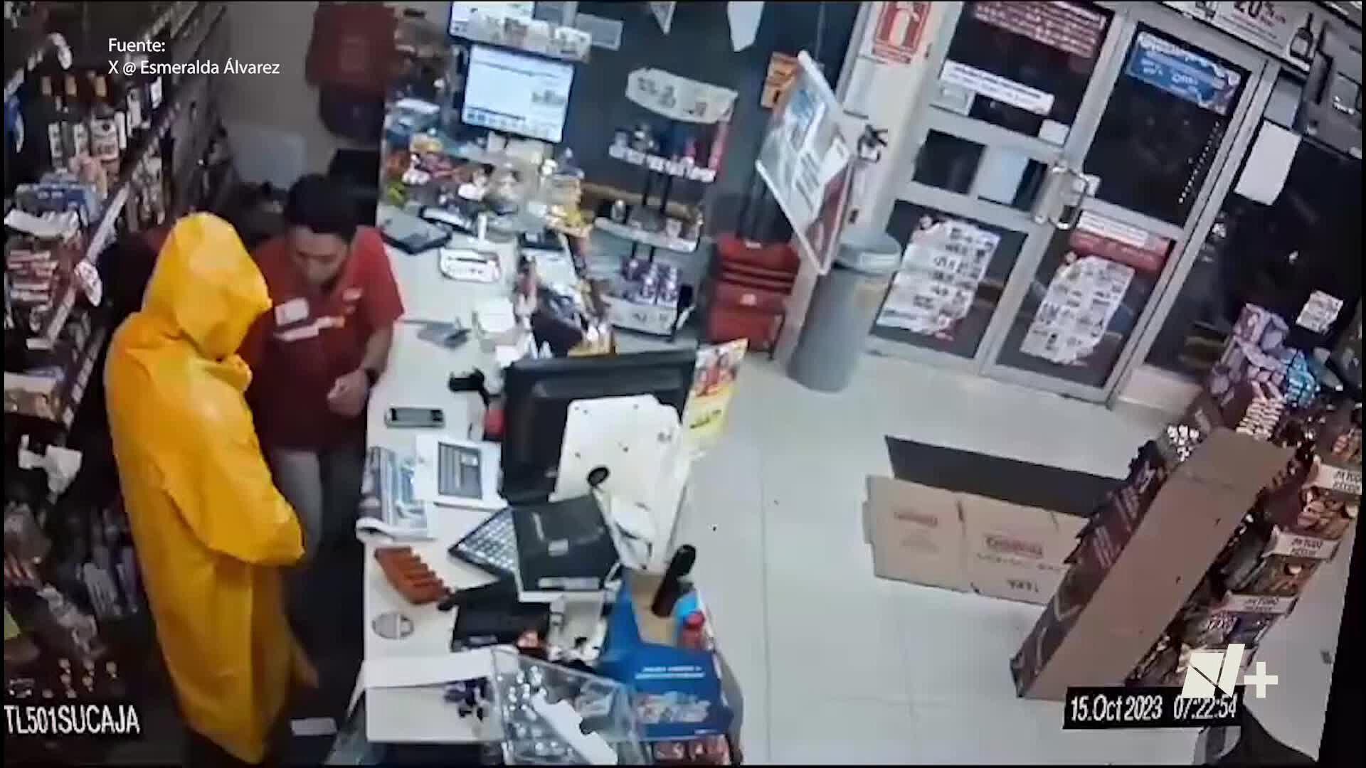 Video: Asalto a Tienda de Conveniencia deja un Hombre Muerto | N+