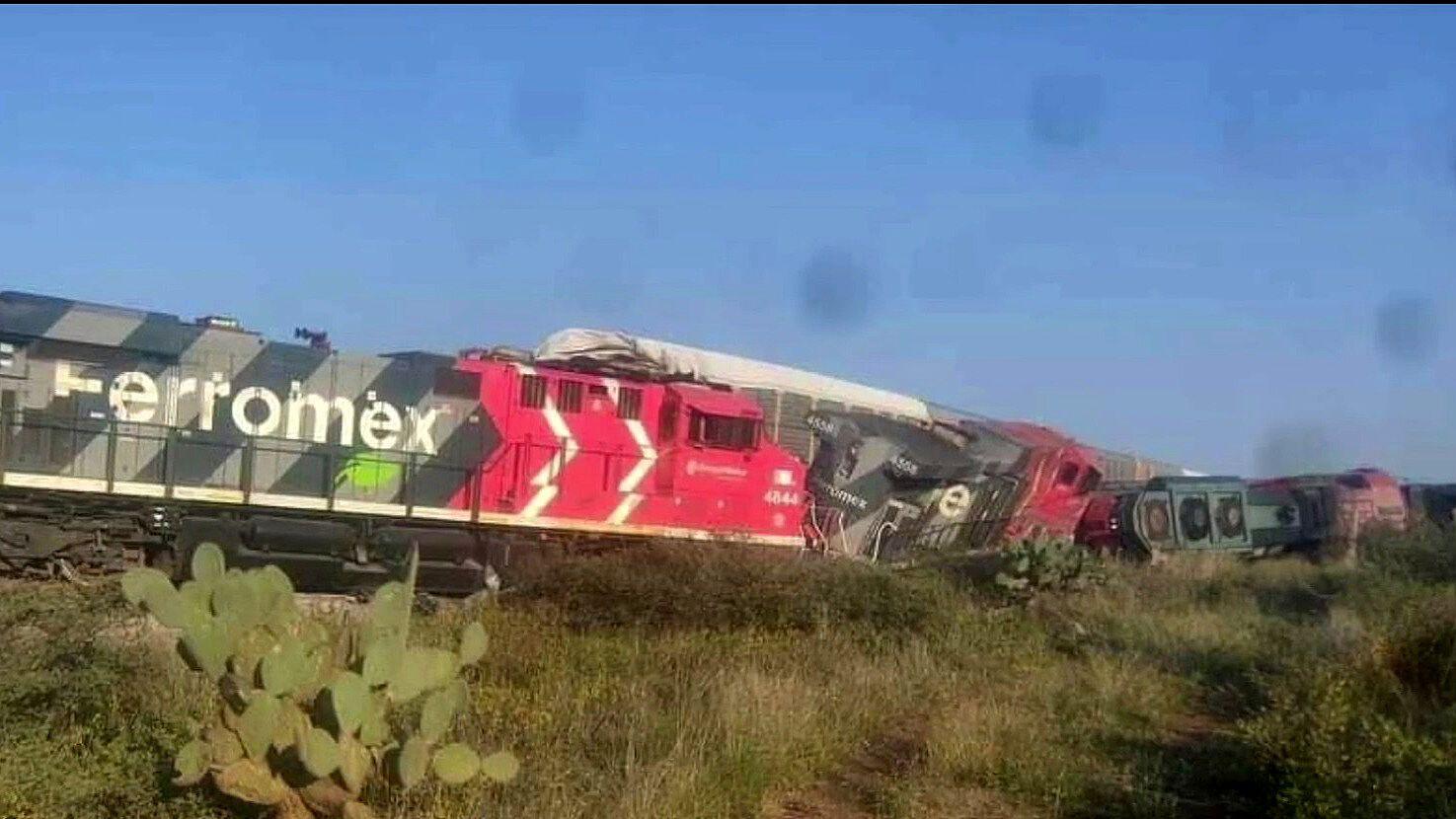 Choque de dos trenes en Ojo de Agua, Fresnillo, Zacatecas Dos maquinistas fallecidos y 5