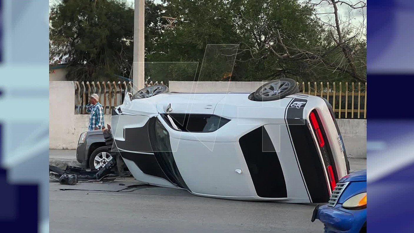 Joven Choca y Vuelca su Auto Deportivo en Matamoros | N+