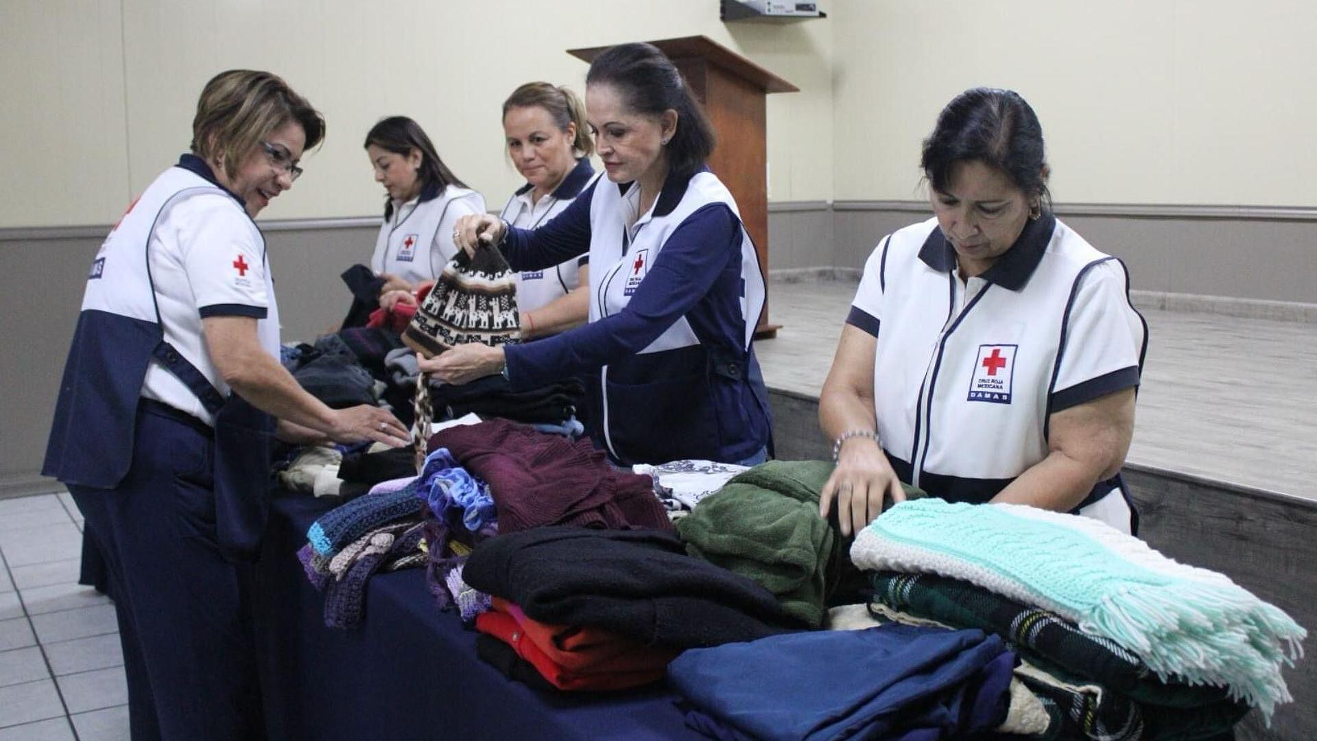 Voluntariado De Damas Prepara Kits De Ropa Para El Invierno En Tijuana | N+