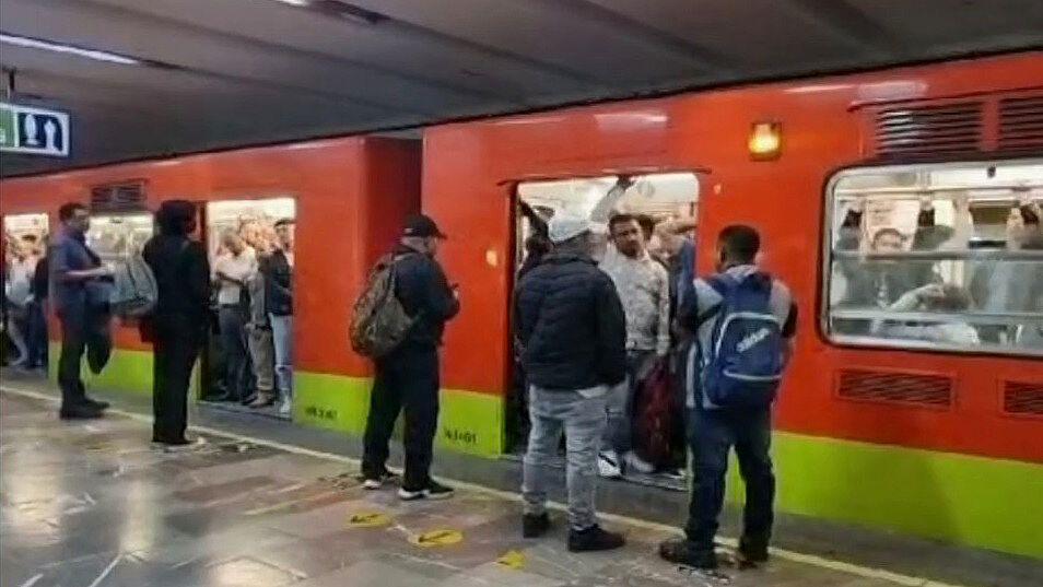 Usuarios Reportan Retrasos En Estación La Raza De La Línea 3 Del Metro