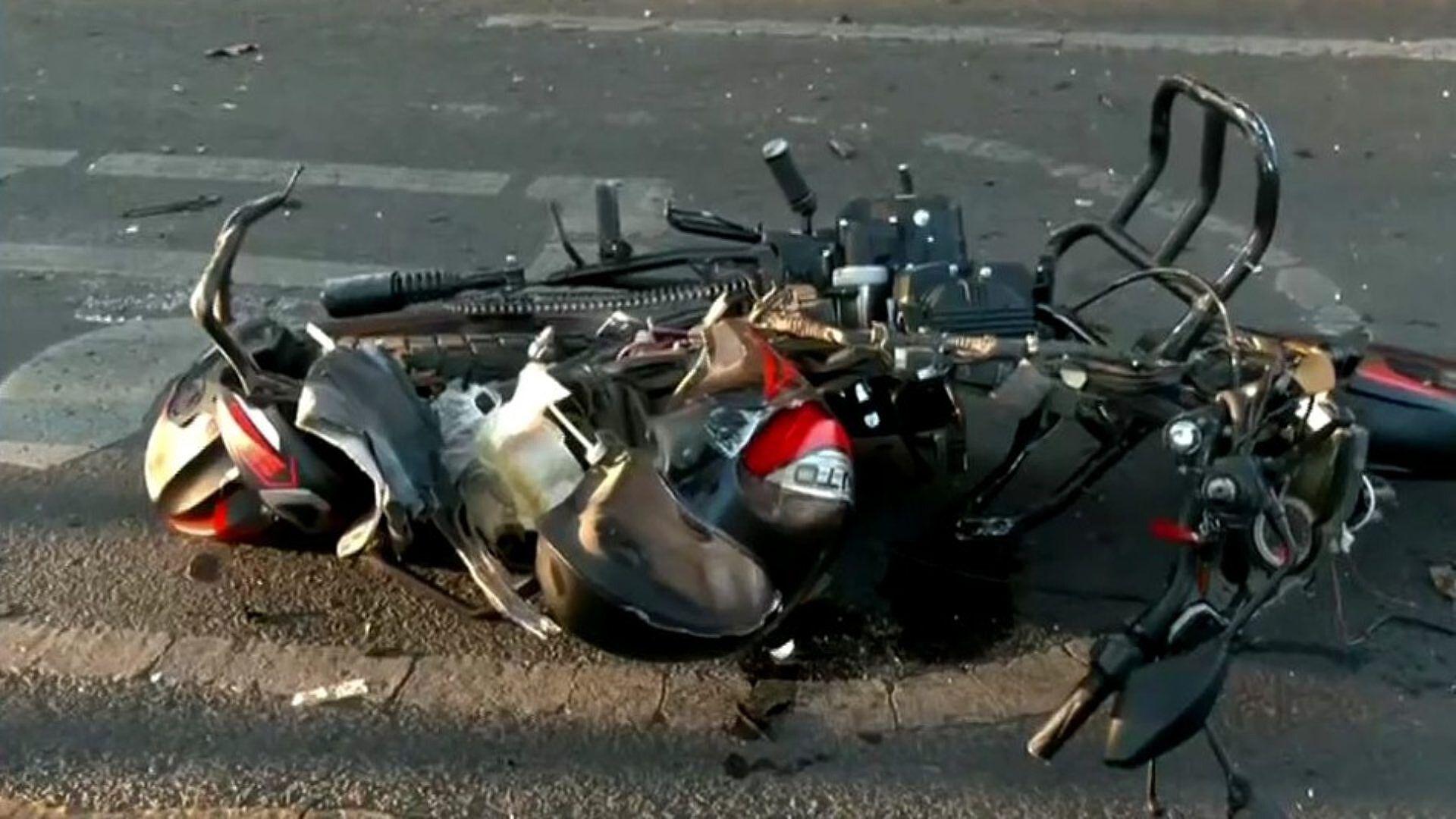 Auto se Pasa el Alto y Choca contra Motociclistas en Azcapotzalco; Hay ...