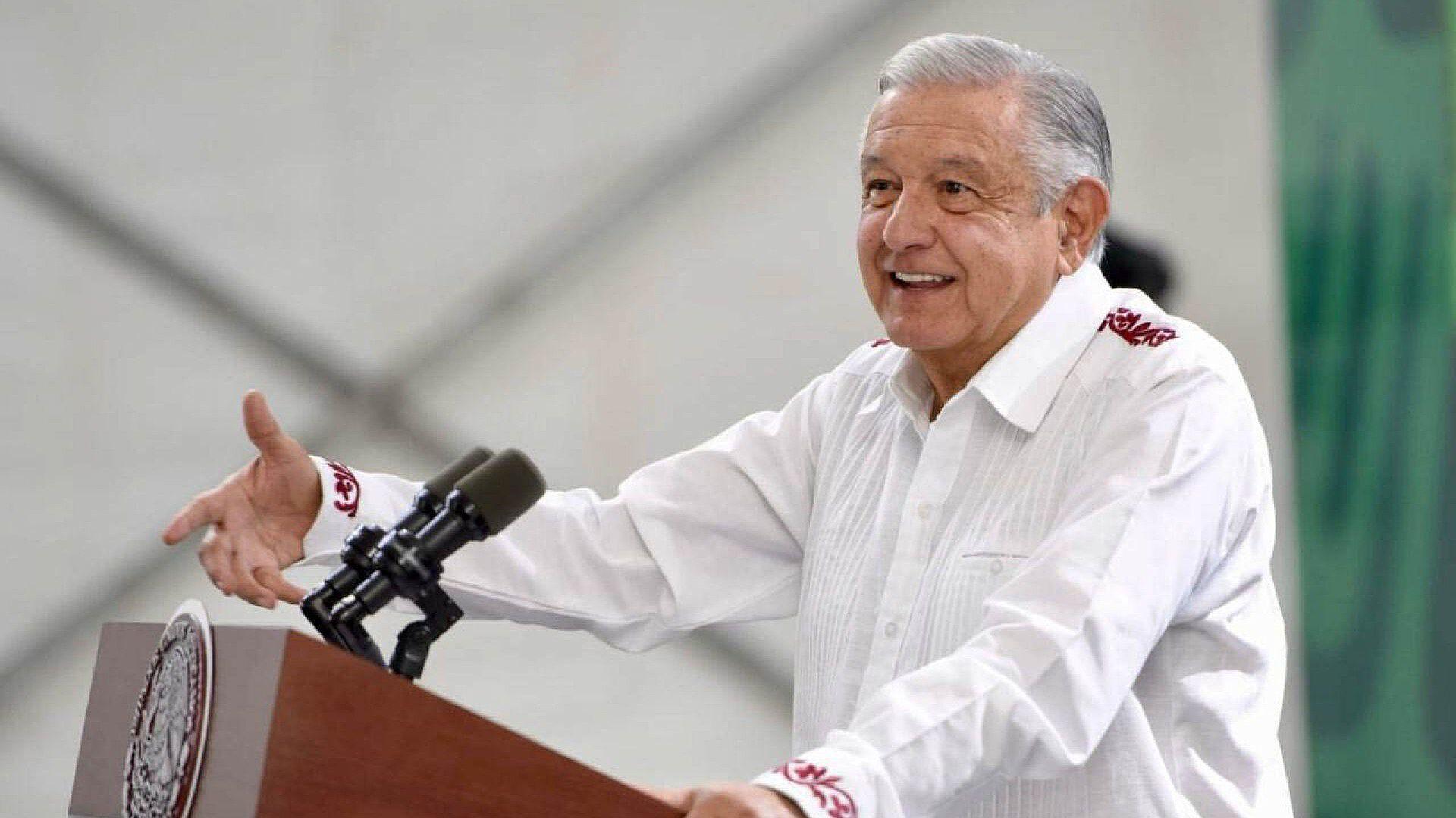 AMLO: Reunión con Padres de los 43 de Ayotzinapa, Sin Intermediarios | N+