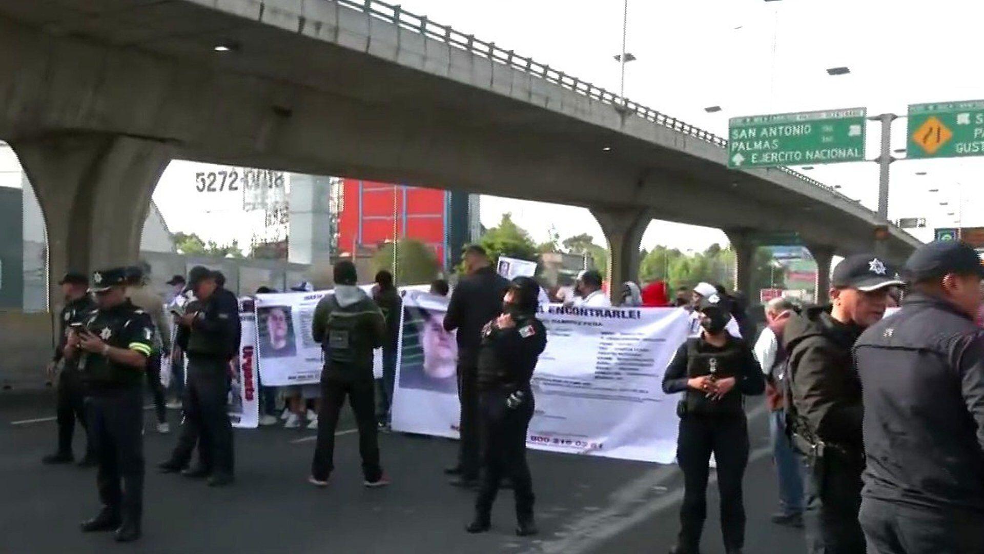 Bloqueo Hoy En Naucalpan Estado De México Bloquean Periférico Norte Por Desaparición De Pablo 1551