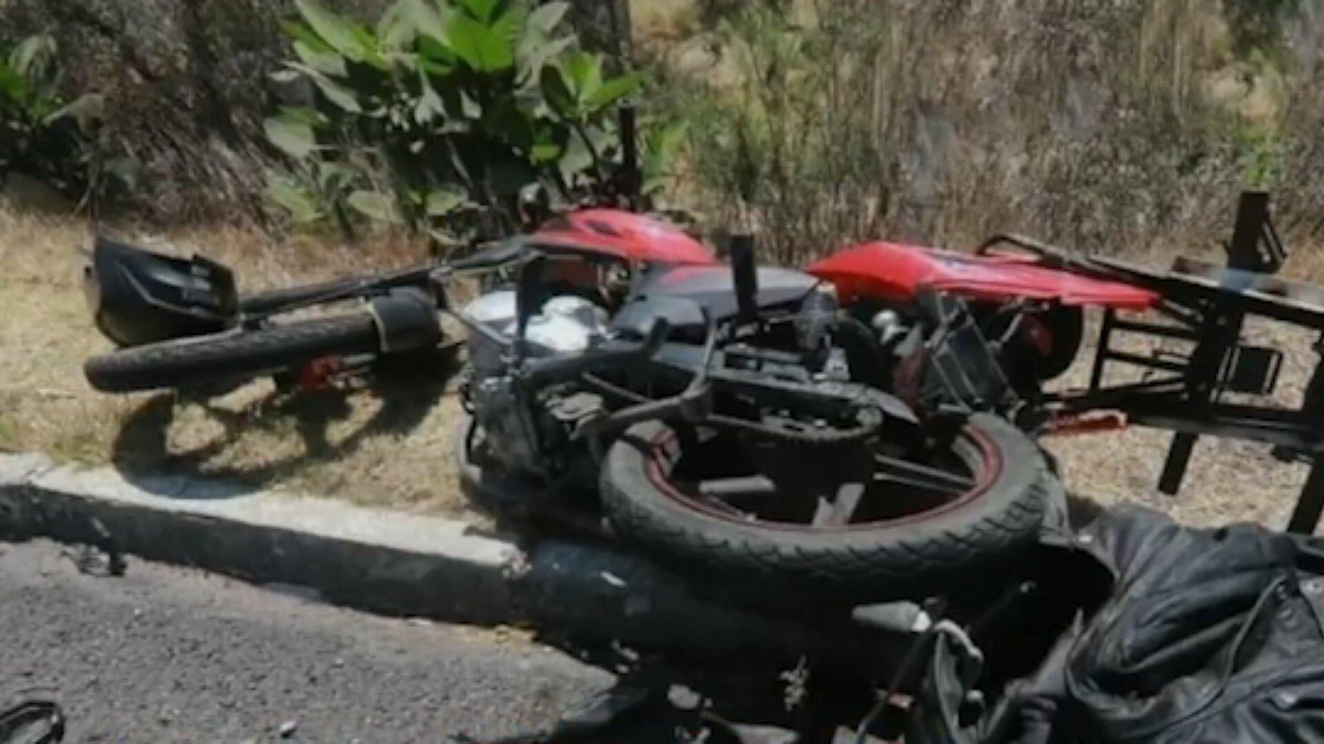 Pareja en Motocicleta Arrollados en Autopista Tlaxcala-Apizaco | N+