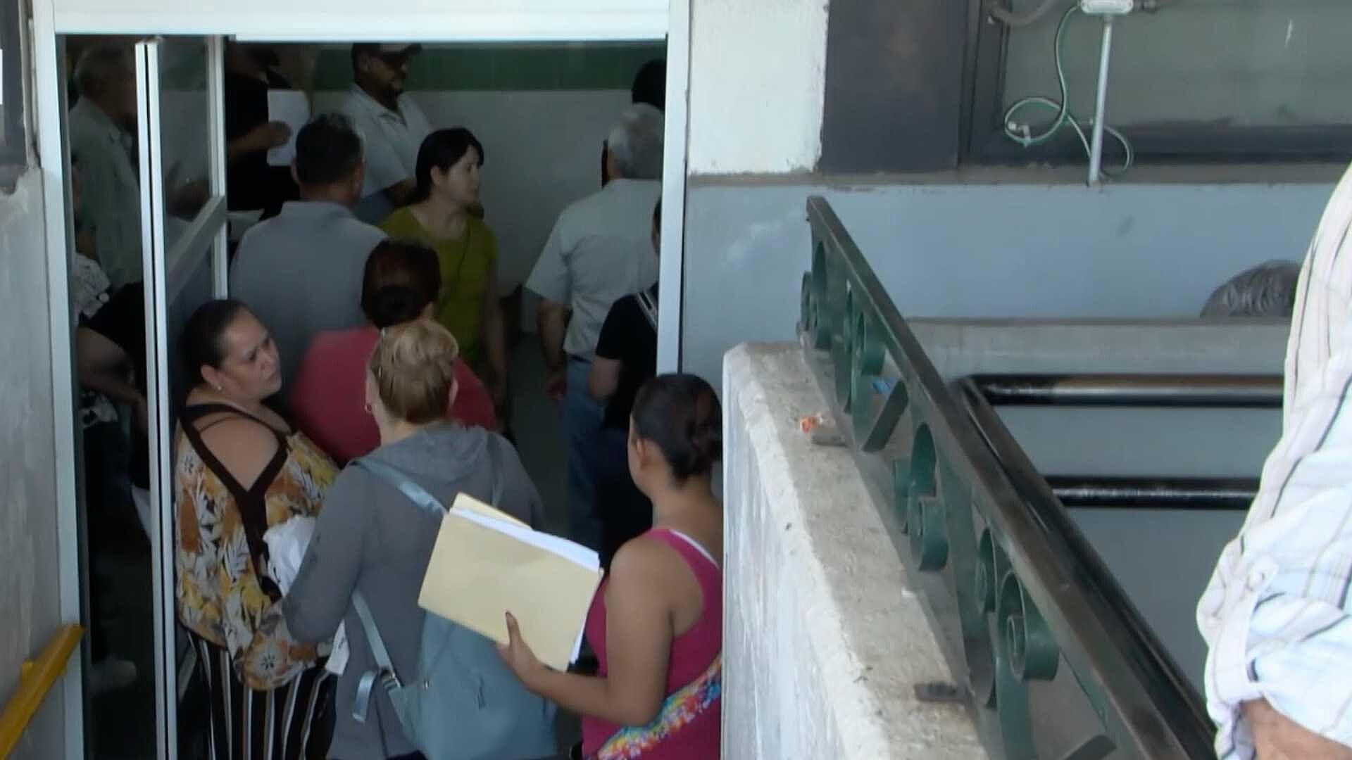 Derechohabientes del IMSS Protestan por Desabasto de Medicamentos | N+