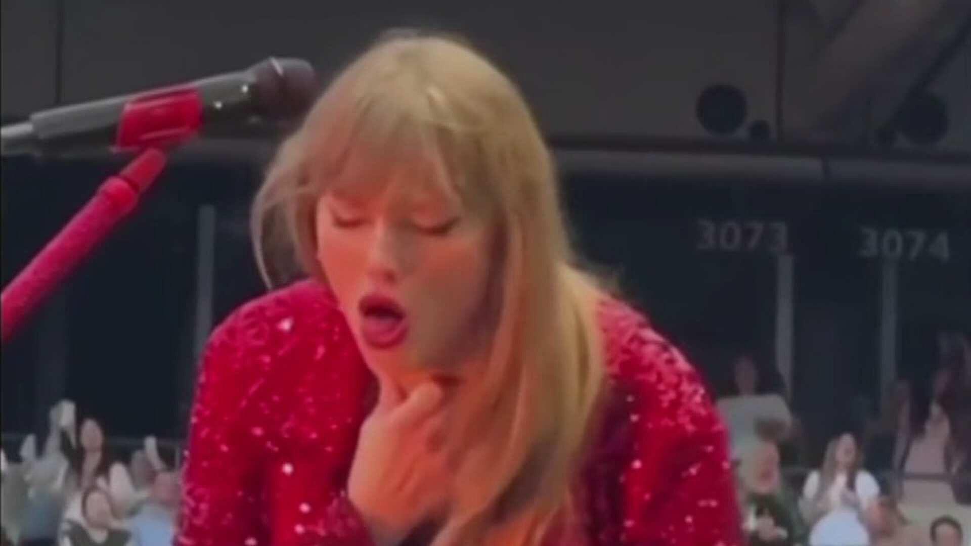 VIDEO: Taylor Swift Eats a Bug at a London Live performance |  N+