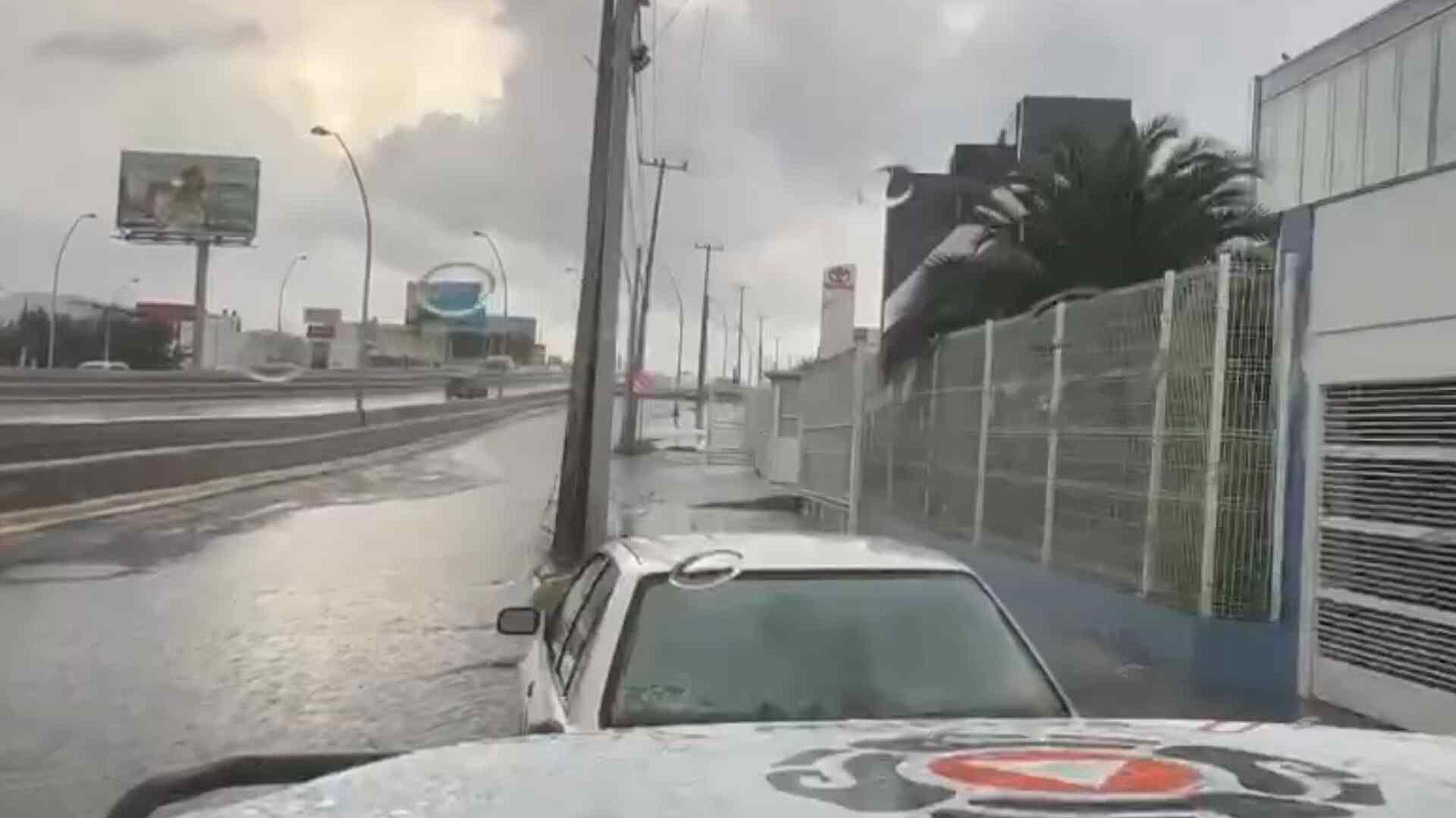 VIDEO: Lluvias en Monterrey se Tornan Peligrosas