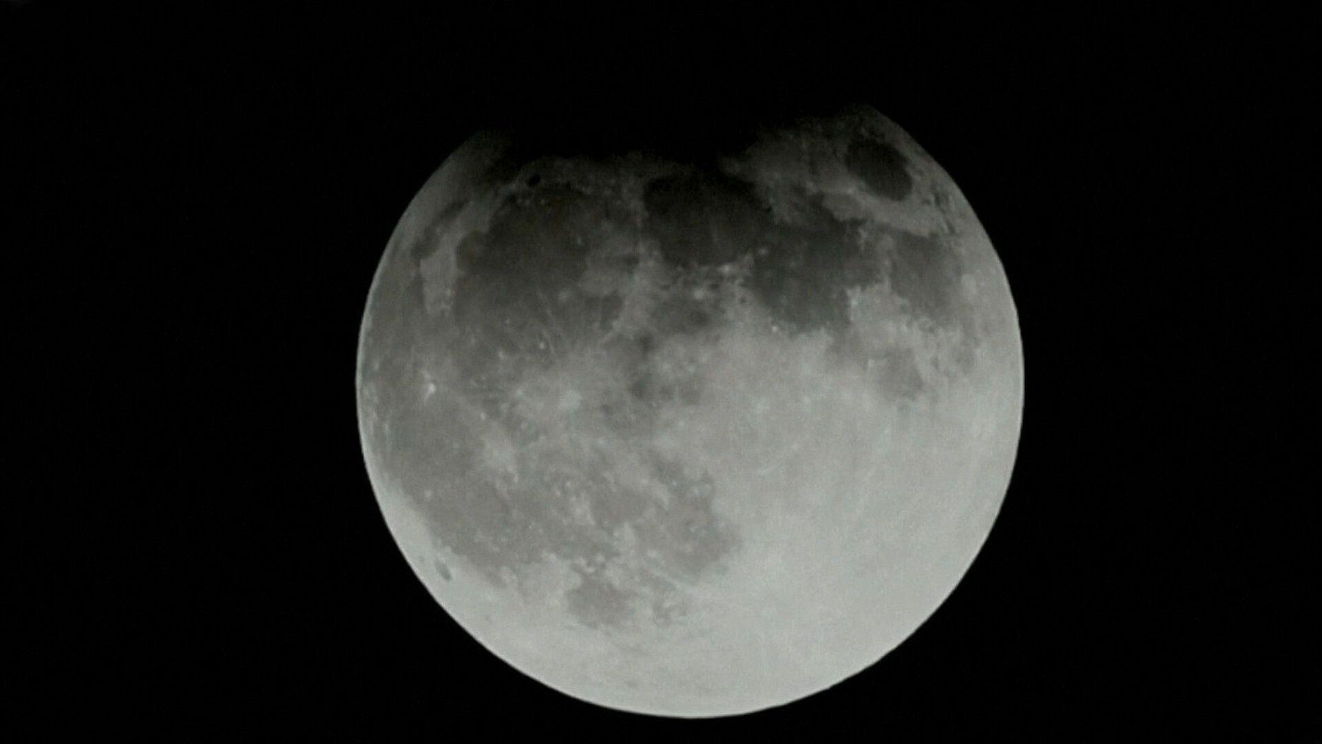 VIDEO: Así Se Ve en México el Fin de la Fase Parcial del Eclipse Lunar