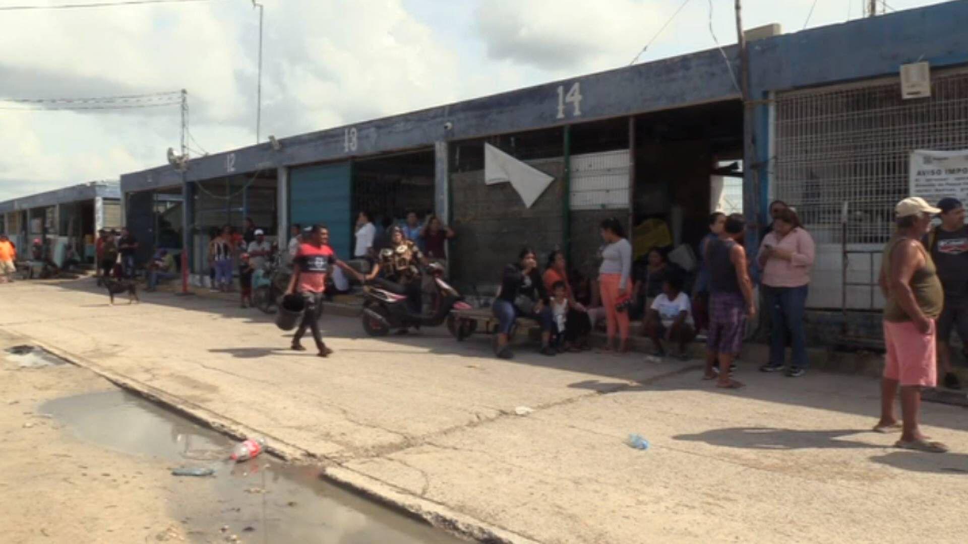 "Si no Nos Quieren Ayudar que Nos Alquilen un Barco", Piden Familiares de Pescadores Desaparecidos en Yucatán Luego del Paso de 'Milton'