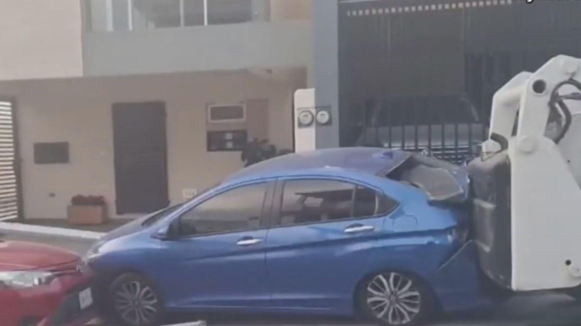 Grúa Se Queda Sin Frenos y Choca contra Carros en Santa Catarina | N+
