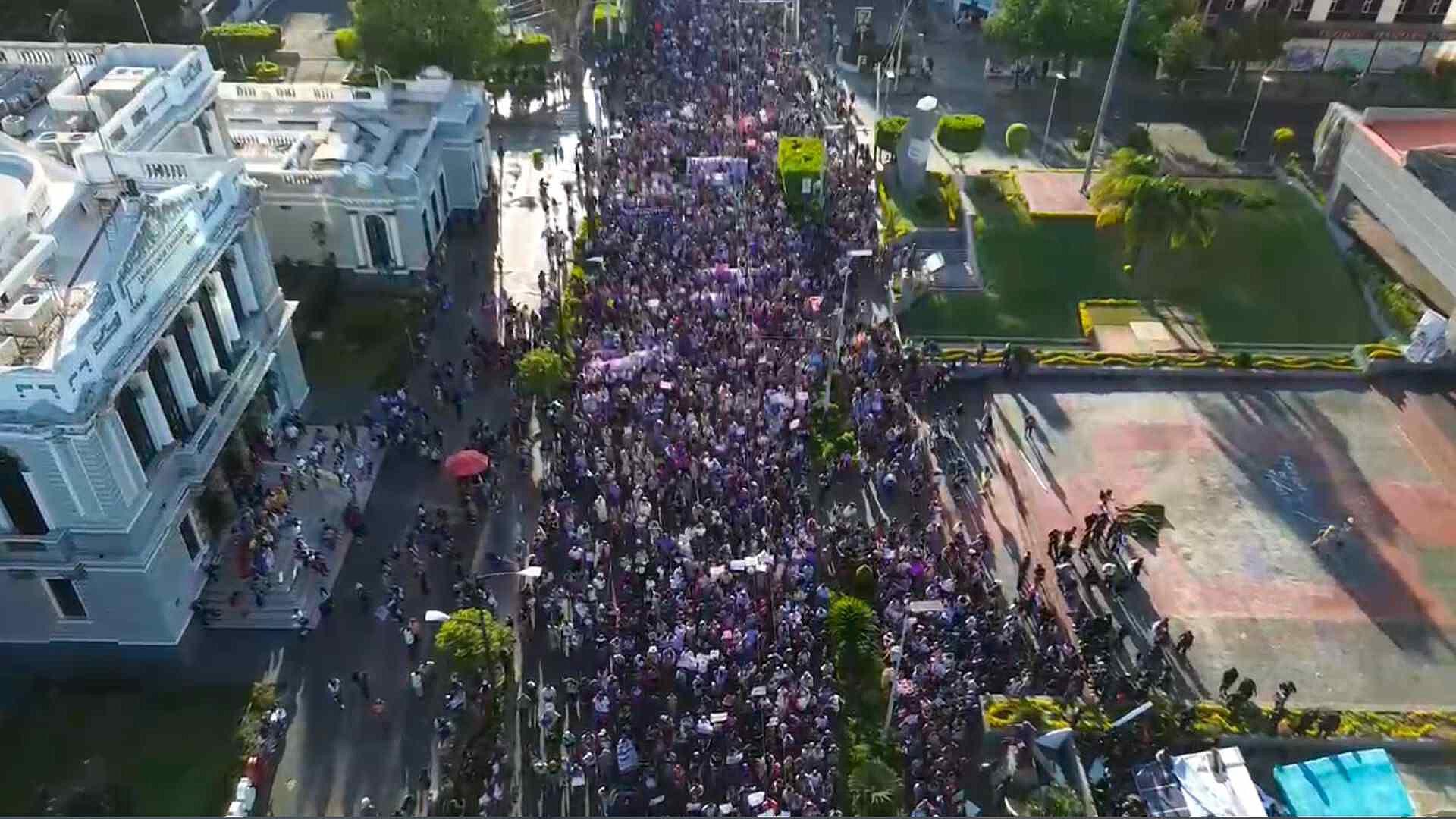 Así se Ve la Marcha del 8M en Guadalajara Desde el Aire | N+