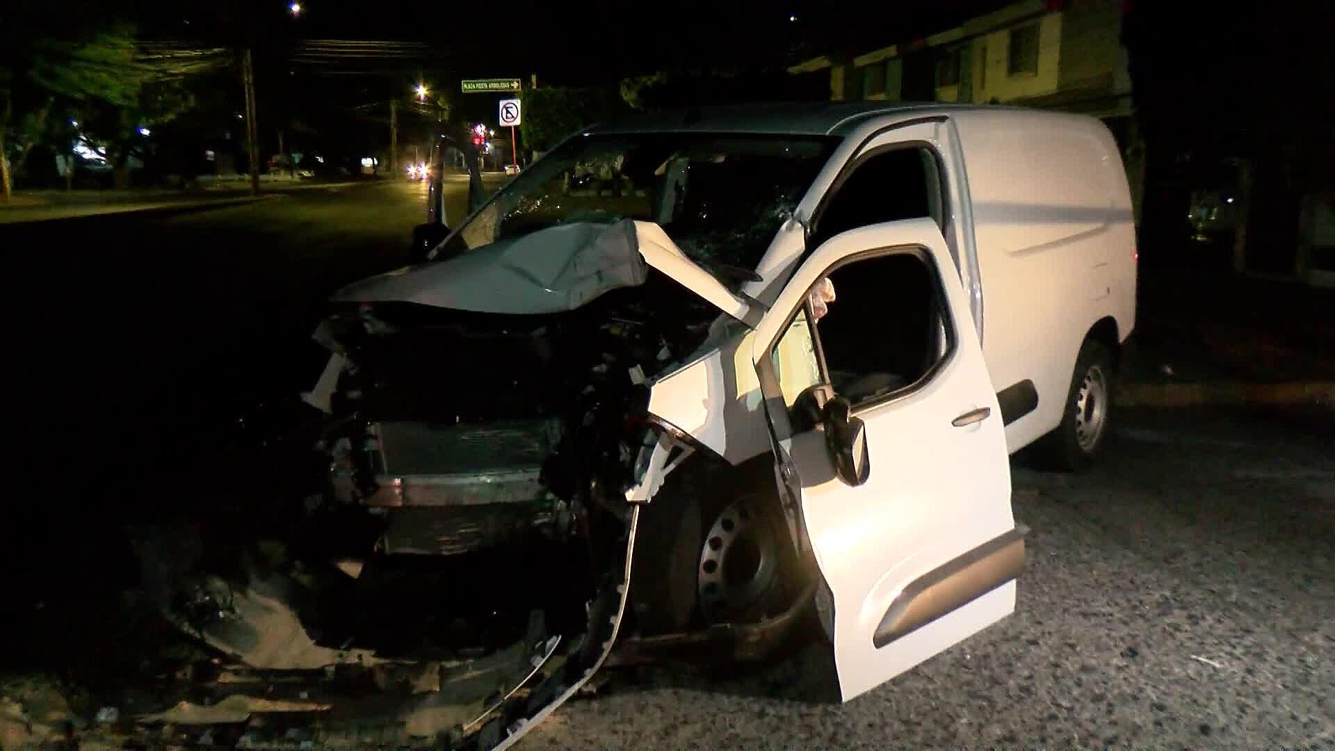 Conductor Muere Tras Chocar su Auto Contra un Poste en Guadalajara | N+