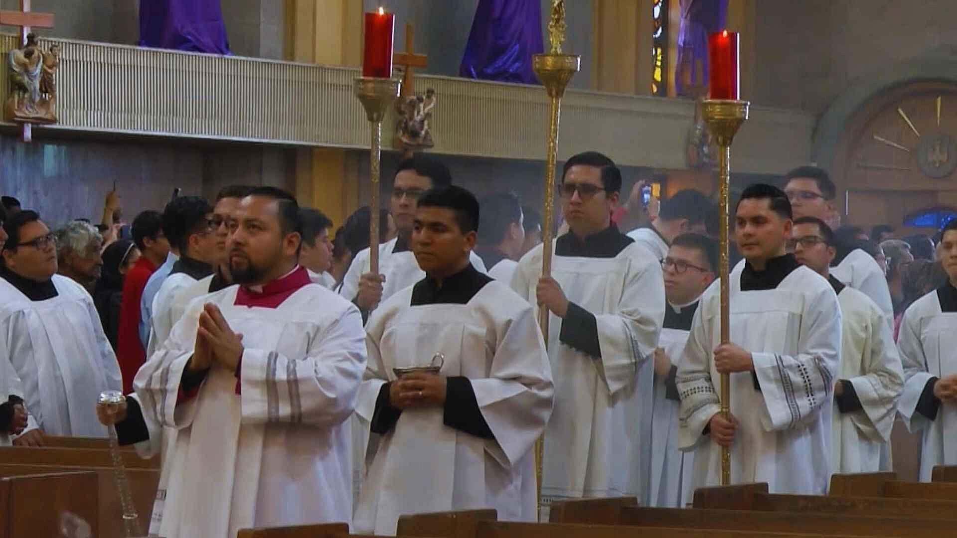 Feligreses Celebran Misa Crismal En La Catedral De Ciudad Juárez N