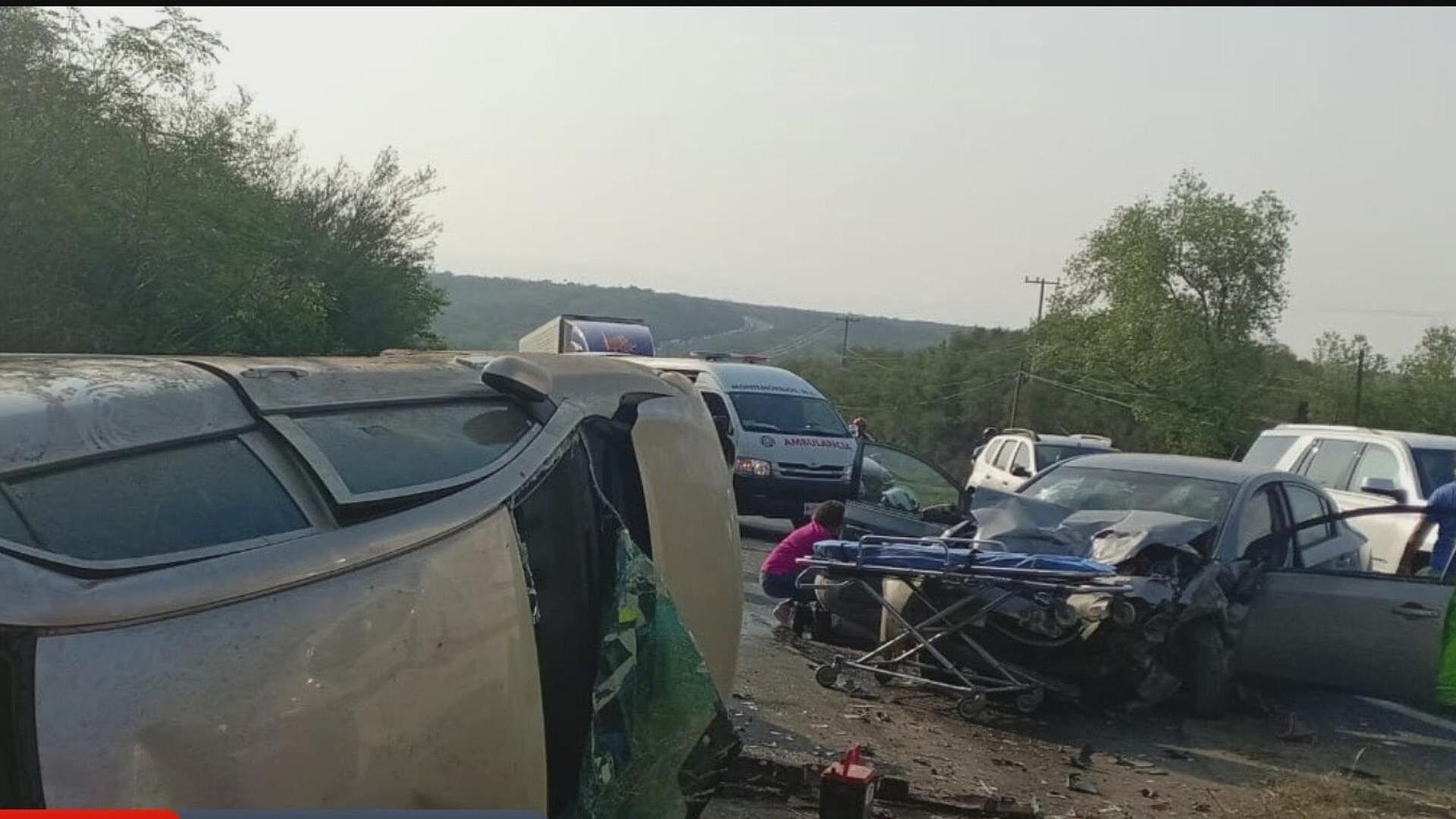 Deja Un Muerto Y Tres Heridos Choque Con Volcadura En Carretera