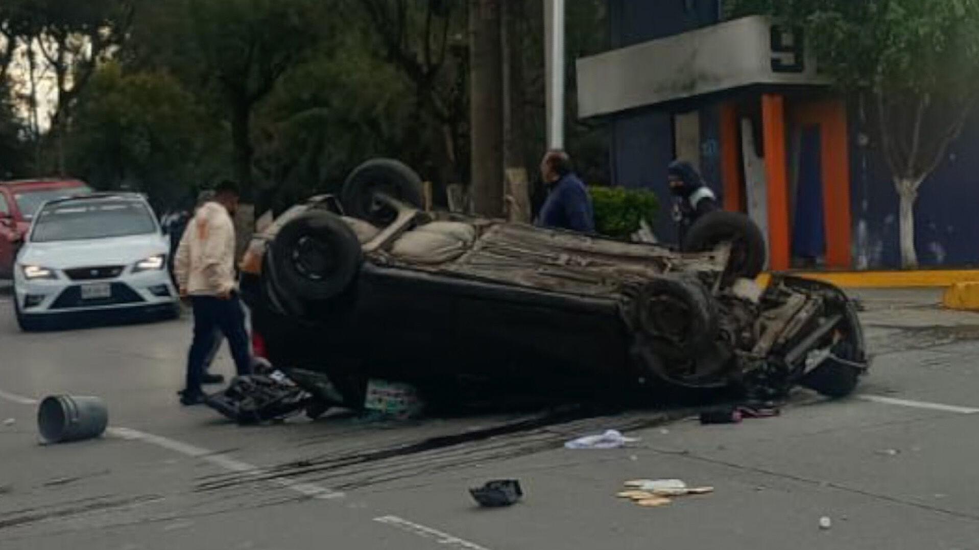 Conductor Pierde el Control y Vuelca su Automóvil en Puebla | N+