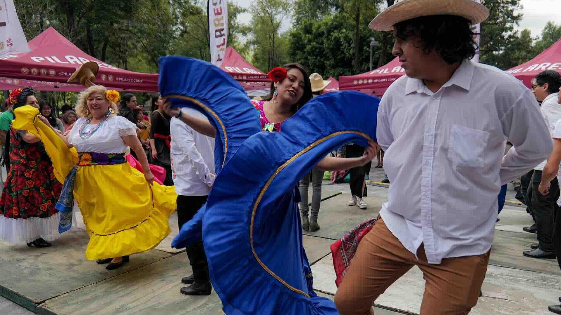 Fandango: El Baile Tradicional que Celebra la Cultura y Música de