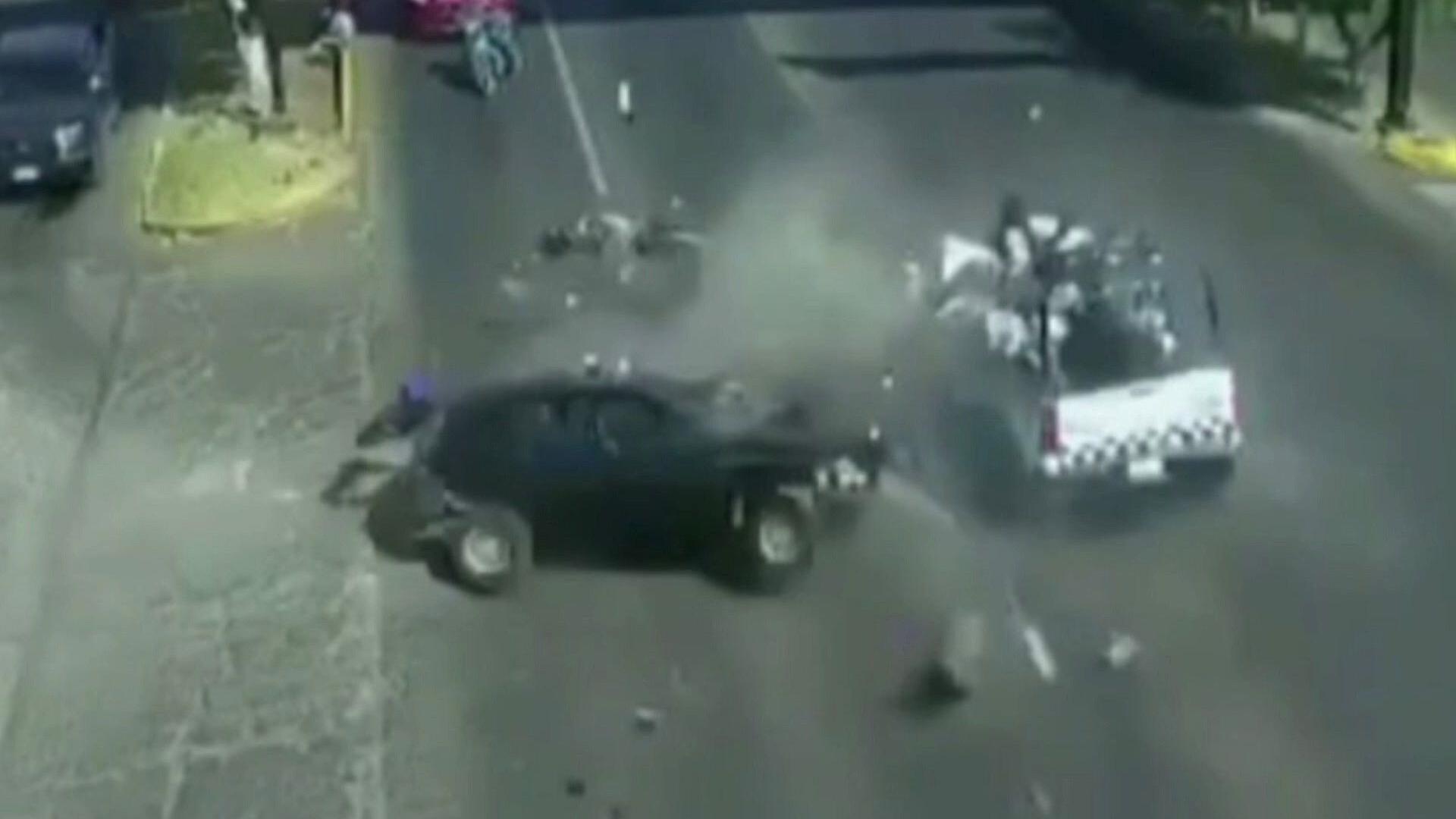 VIDEO: Momento en que Patrulla de la Guardia Nacional Embiste a Gran ...