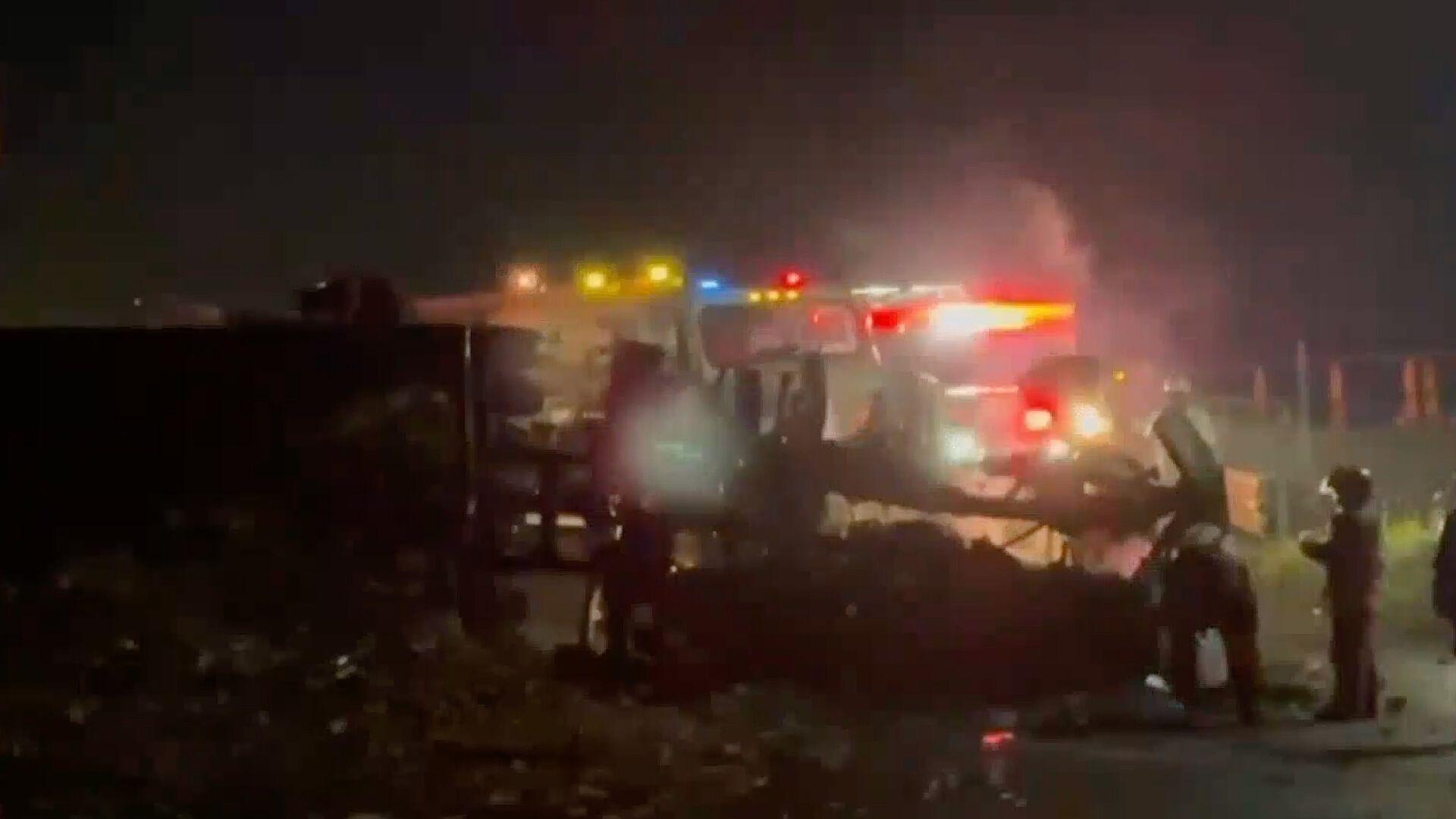 Tráiler Cargado con Caña Vuelca y se Incendia en Amatlán; Hay Dos ...