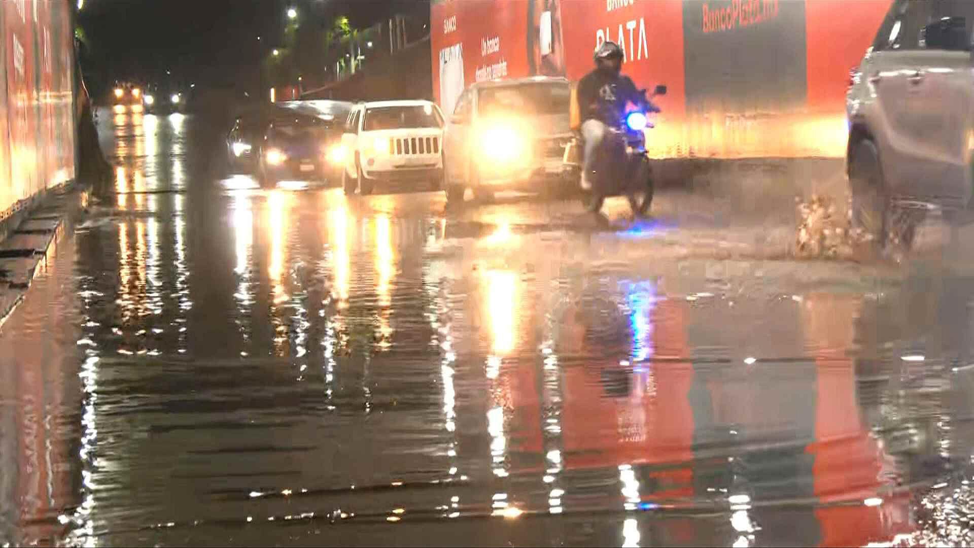 Heavy Rain Floods Lorenzo Boturini and San Antonio Abad Underpass