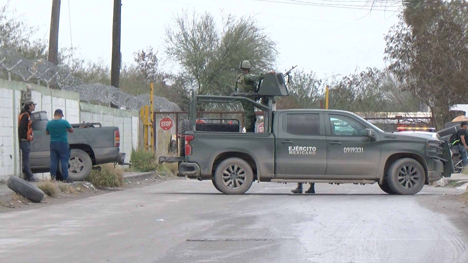 Camioneta Se Impacta Contra Barda De Cuartel Militar En Reynosa N 4098