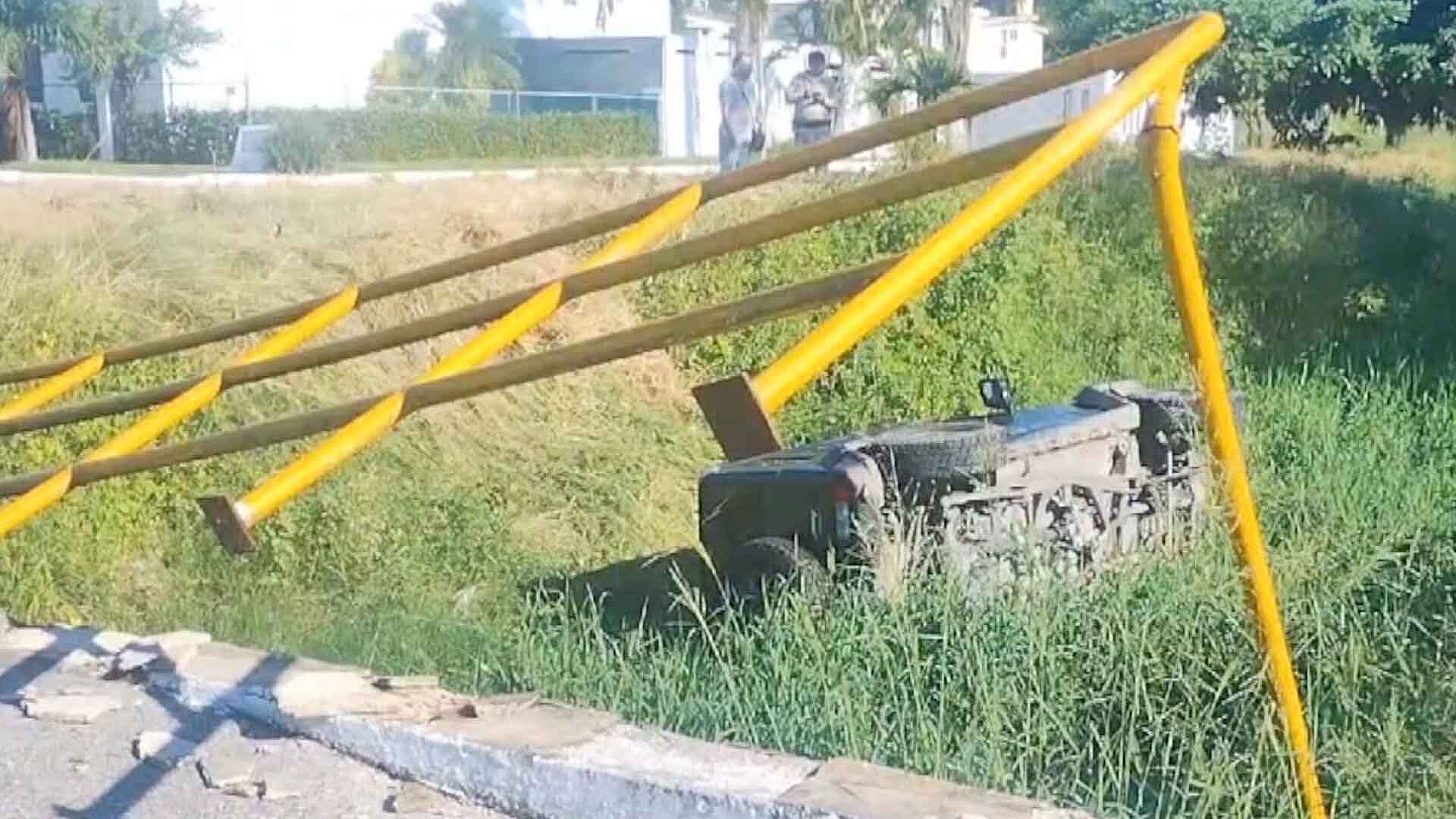 Conductor Pierde Control de su Vehículo y Termina en un Dren de Ciudad ...