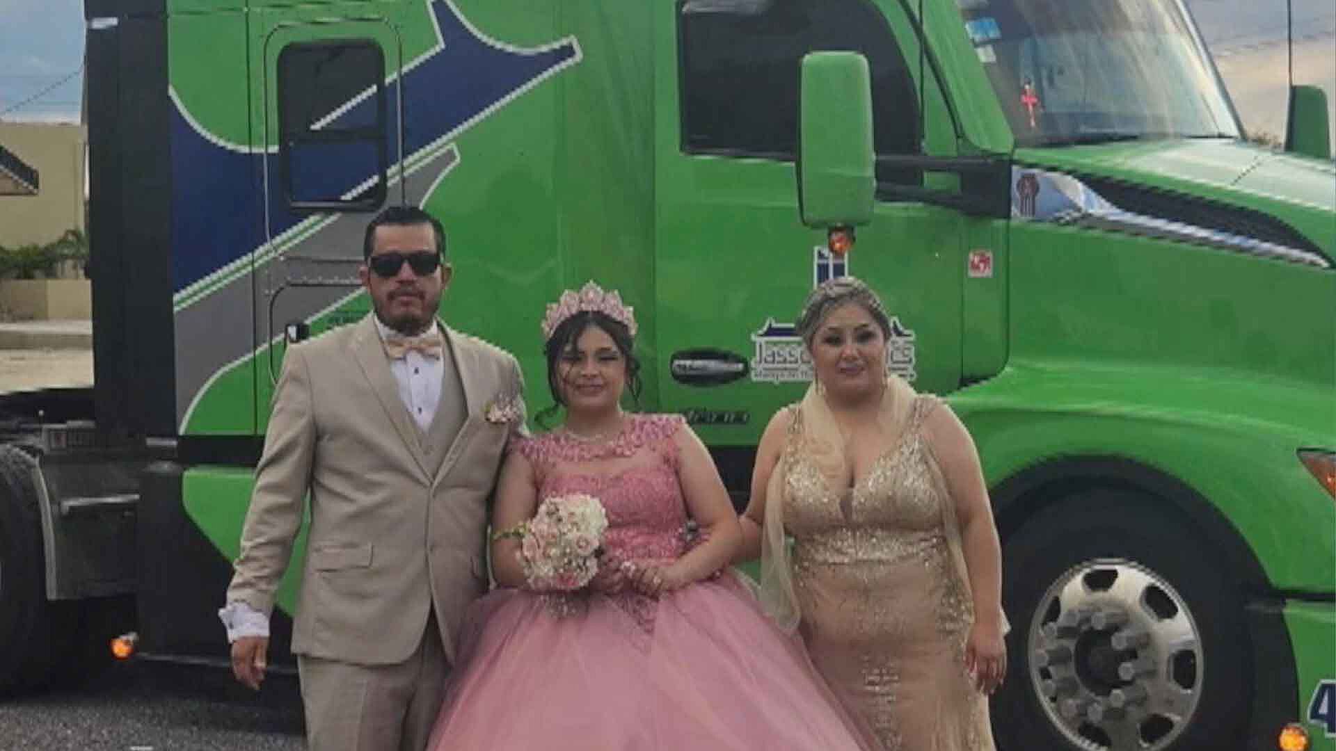 Jovencita Llega a Misa de sus 15 Años en el Tráiler de su Papá
