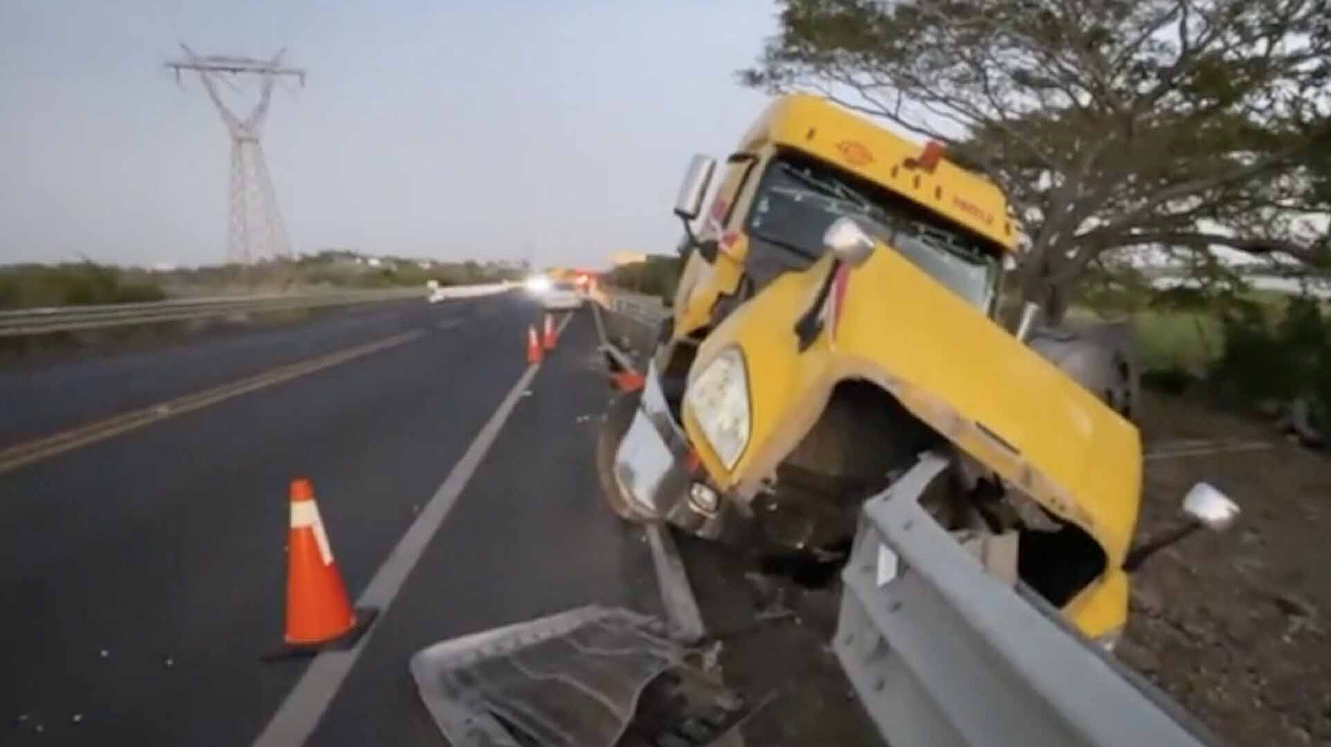 Conductor Pierde el Control de Pipa y Choca en Libramiento Tampico | N+